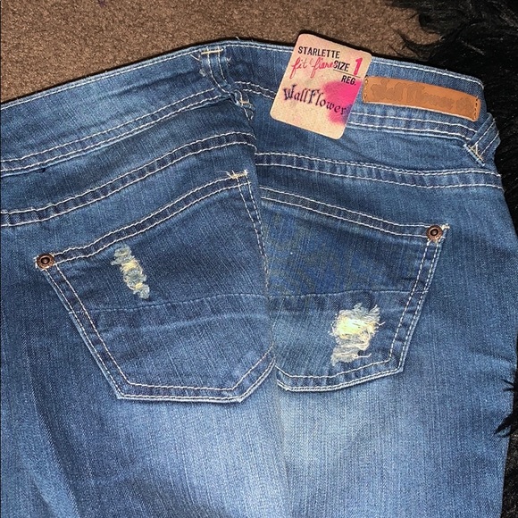 Bootcut dark jeans with ripped - Picture 2 of 3
